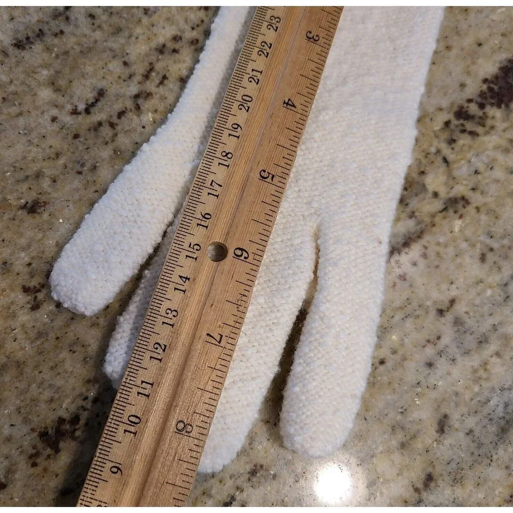 Vintage Size M/L Cotton? Wool? White Textured Stretch Gloves. Wrist Detail 8